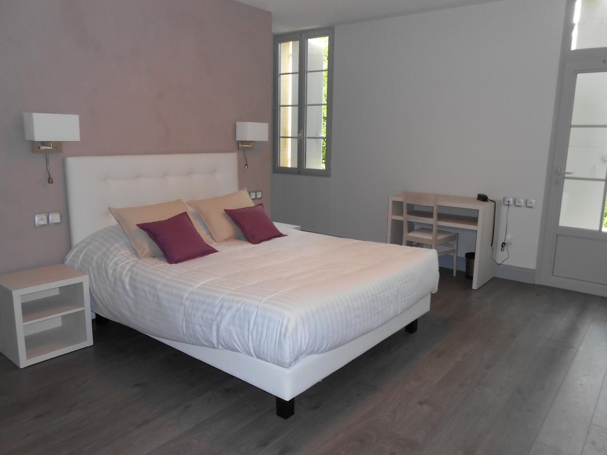 Logis- Hotel Spa Restaurant L'Epicurial Saint-Pey-de-Castets Room photo